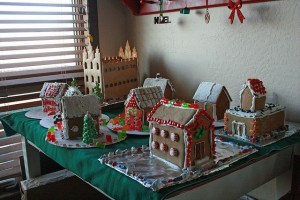 gingerbread houses 2011 04