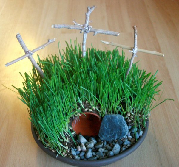Calvary's Hill or Empty Easter Tomb Garden Craft