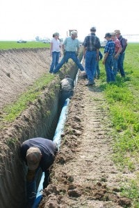 IMG_8246 laying pipe