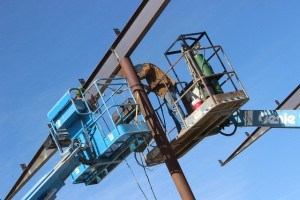 welding trusses to hay barn 03