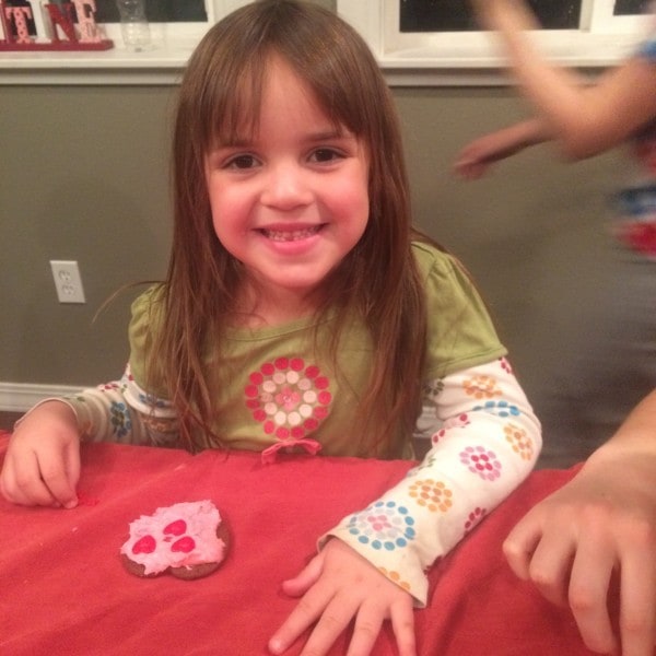 julia decorating cookies