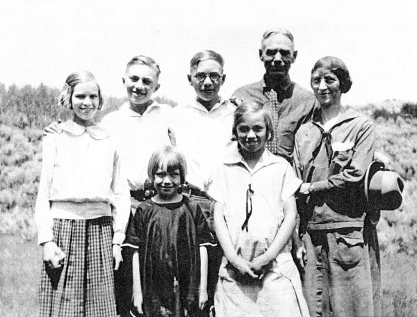 Ada'sfamily- Ruth, Gordon, Sherm, Bryant, Ada, Sylvia, Ramona