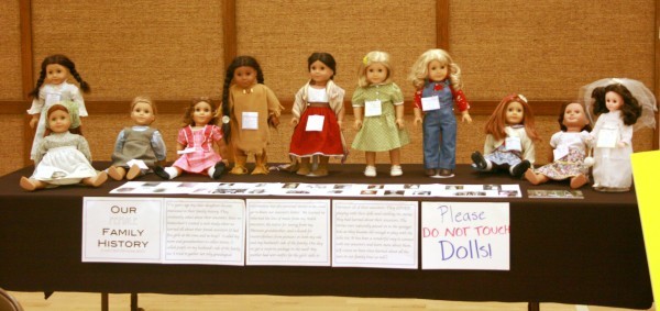 Dolls dressed as ancestors